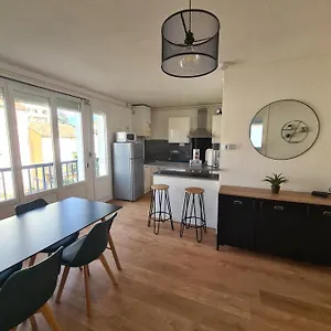 Appartement T2 Rénové Avec Parking Gratuit Sur Place, Valence (Drome)